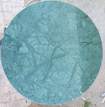 table marbre avec du vert Guatemala