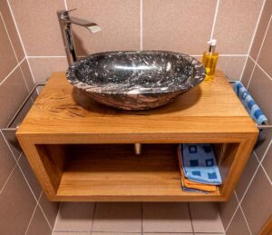 lavabo pour salle de bain en marbre gris